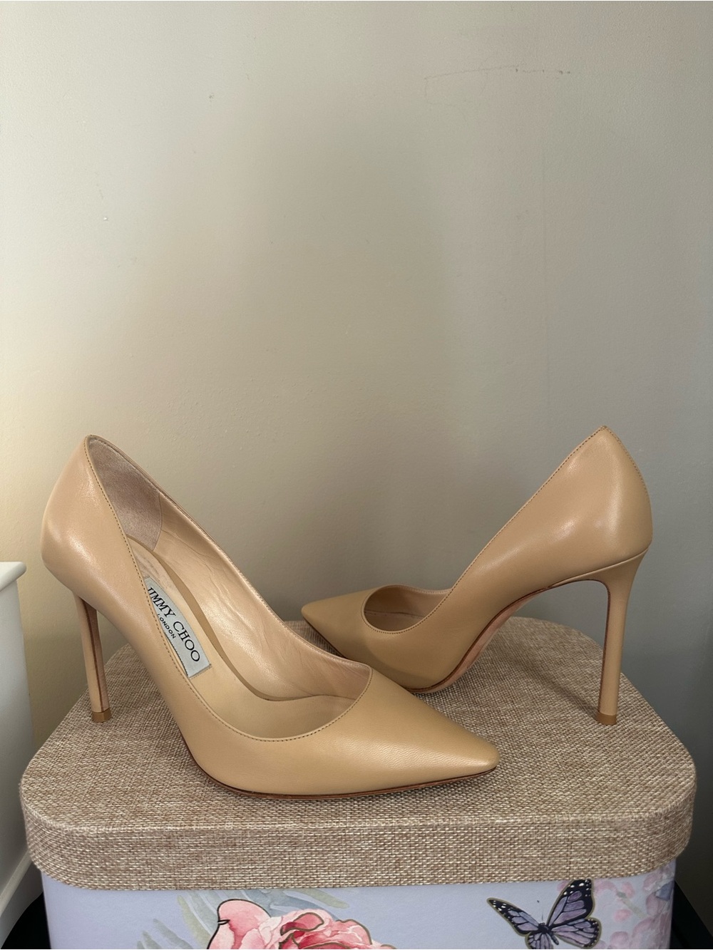 Jimmy Choo Romy 85 Nude Leather Pointed-Toe Pumps - 7.5 / 37.5